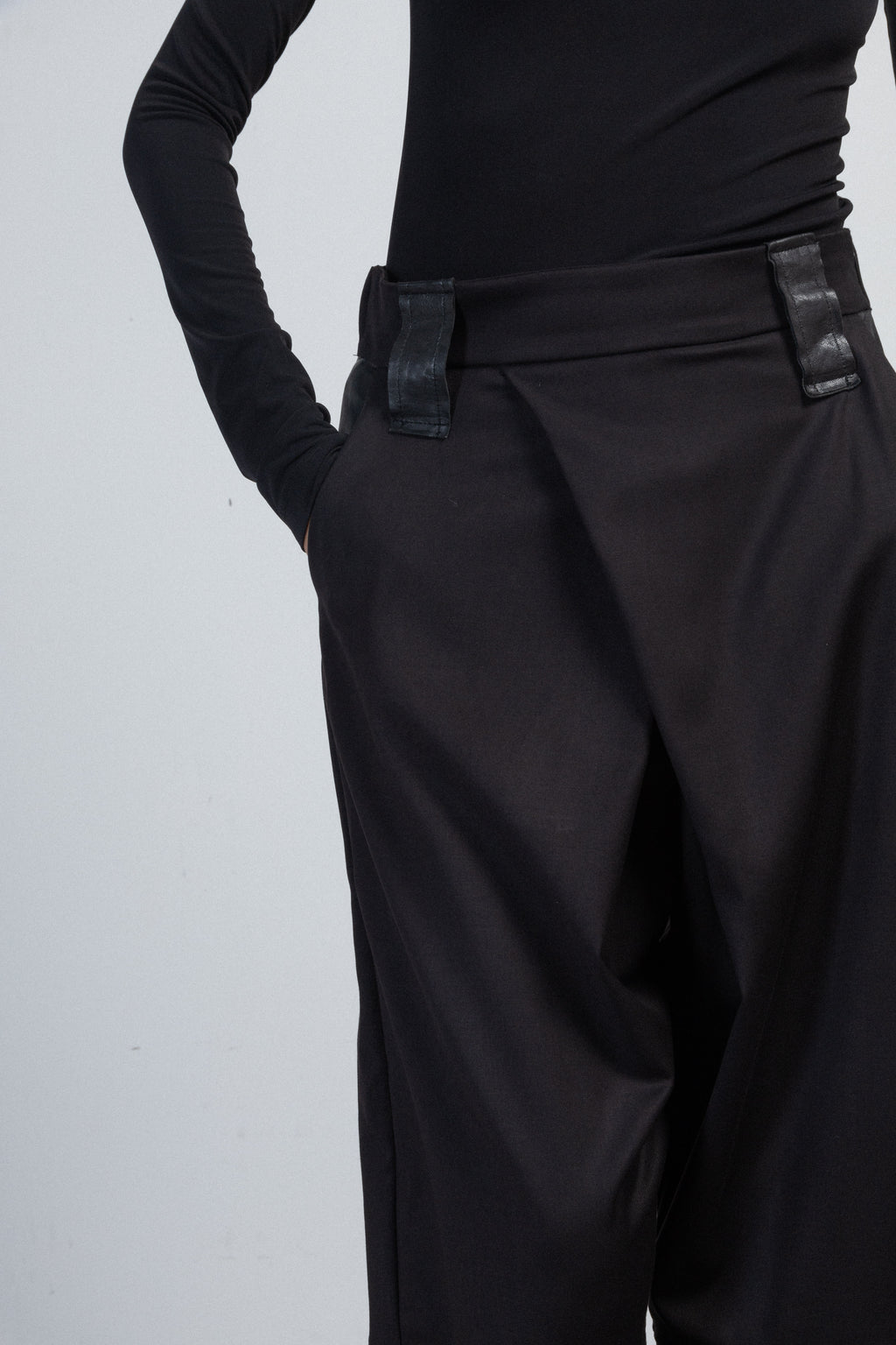 Calças culotte Le Ruemarcel YURI Preto - 102-YURI-01