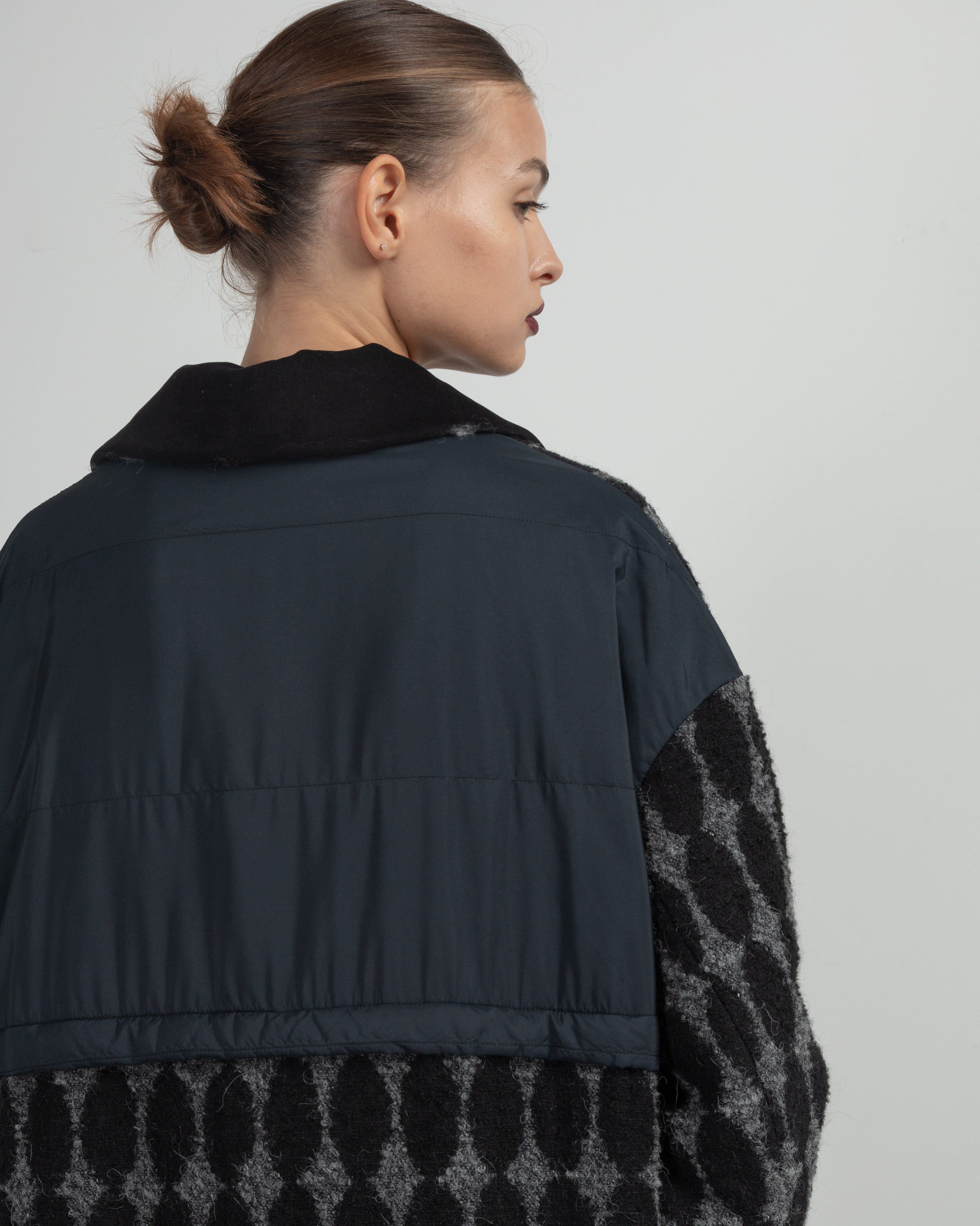 Blusão Neirami C021OV Preto - 121-C021OV-01