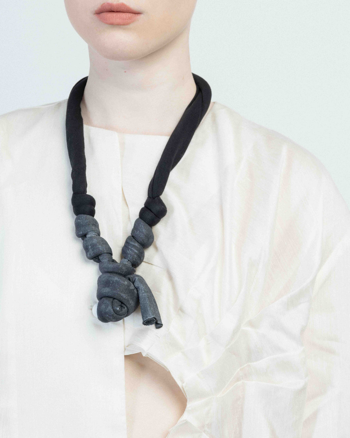 Alice Visin CMD1J Black Necklace