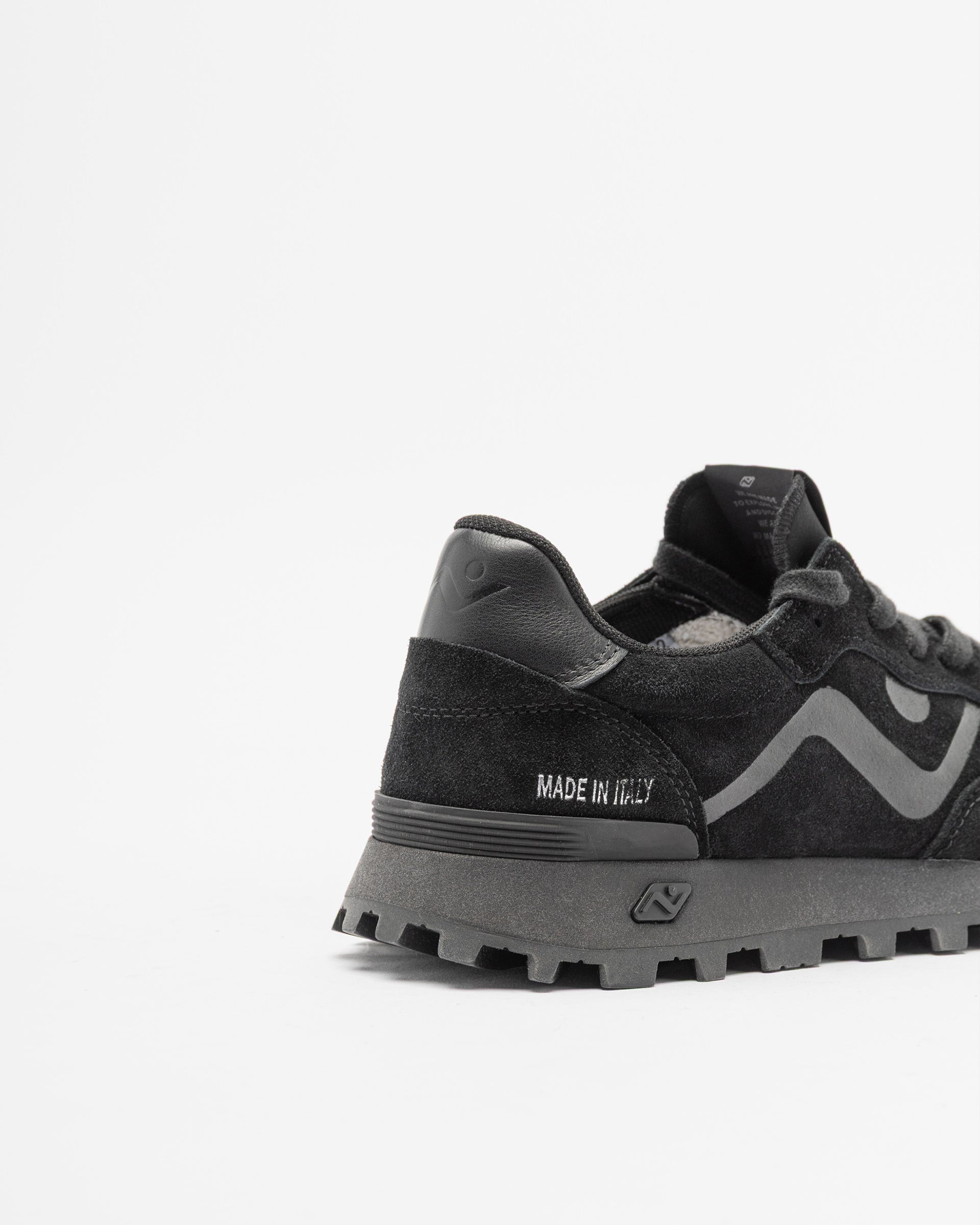 Nomad Society VeloceDeluxe Black Tennis Shoes
