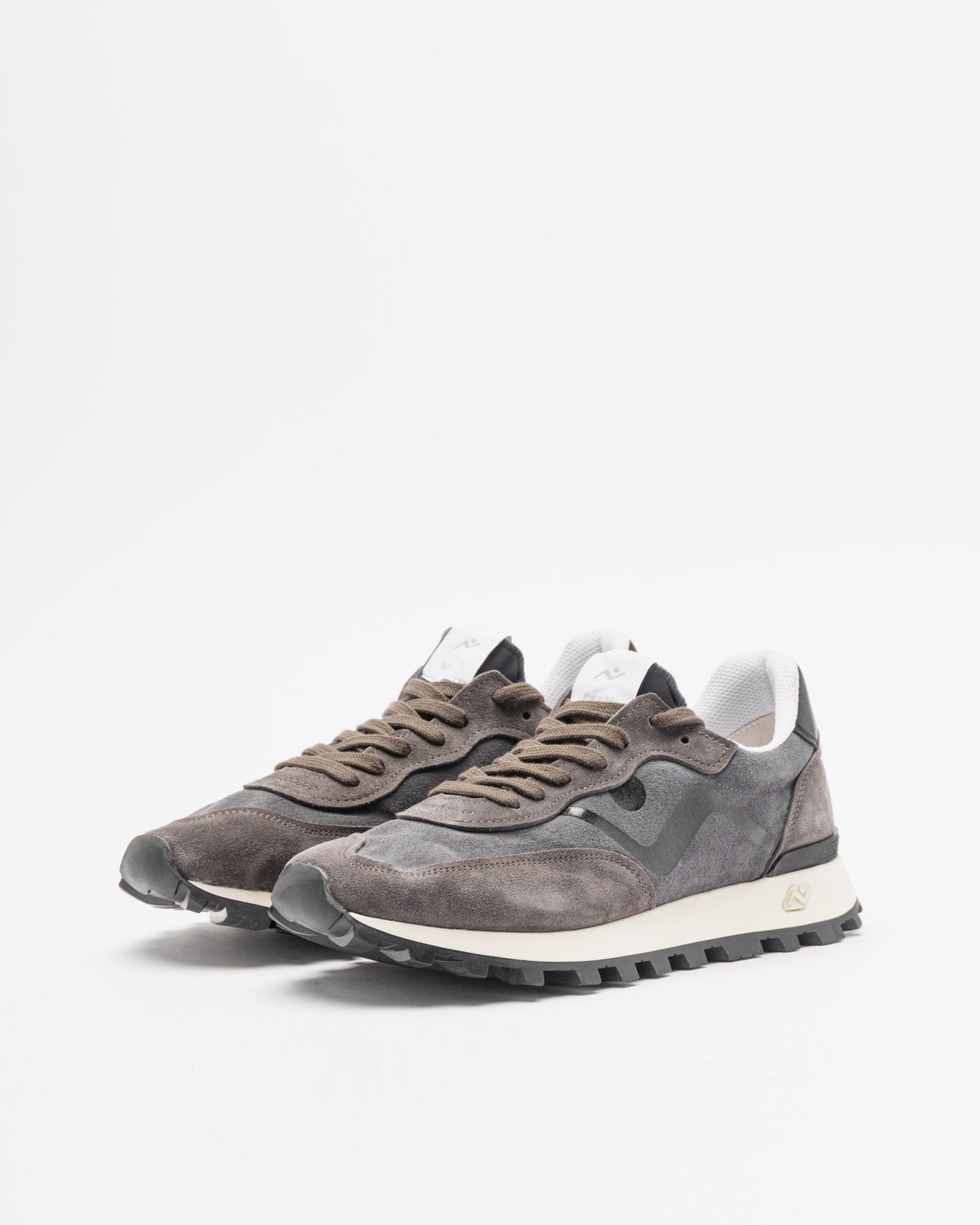 Nomad Society VeloceDeluxe Gray Tennis Shoes