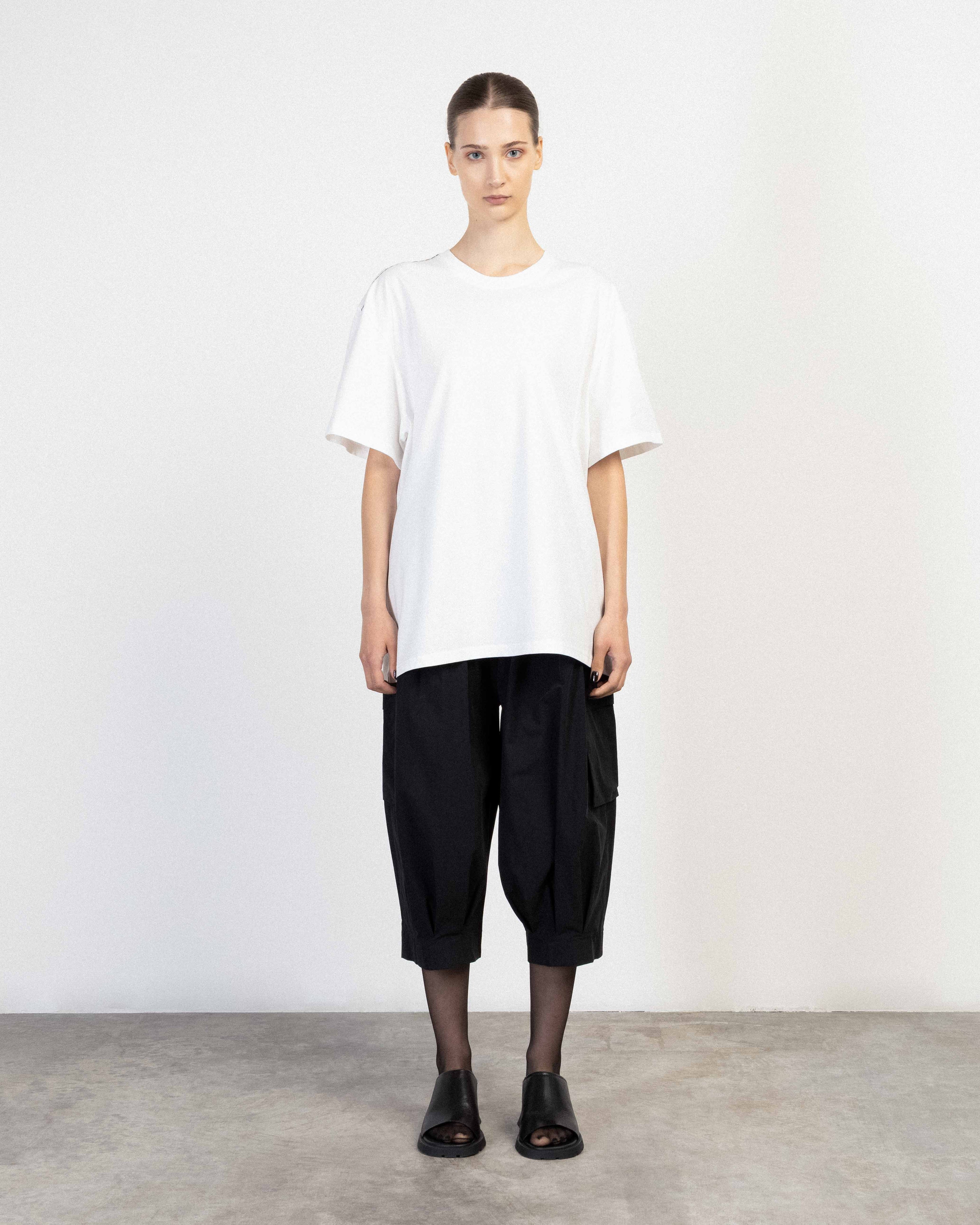 T-shirt The Lab.yrinth TSH-02 Branco - 253-LH1-00