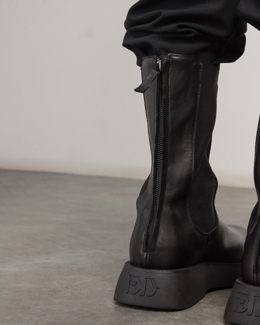 Ernesto Dolani Chelsea boots 7USIL02 Black
