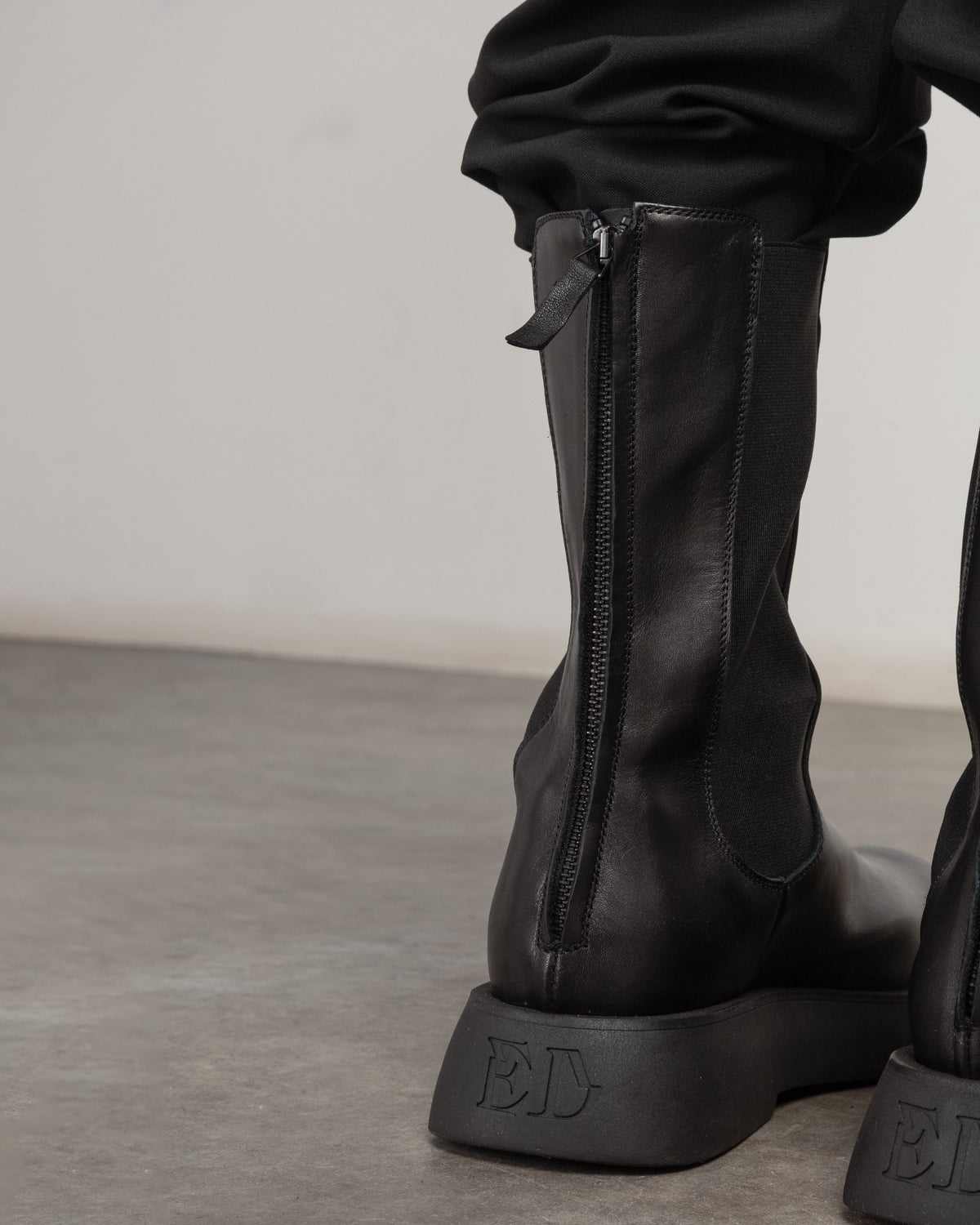 Ernesto Dolani Chelsea boots 7USIL02 Black