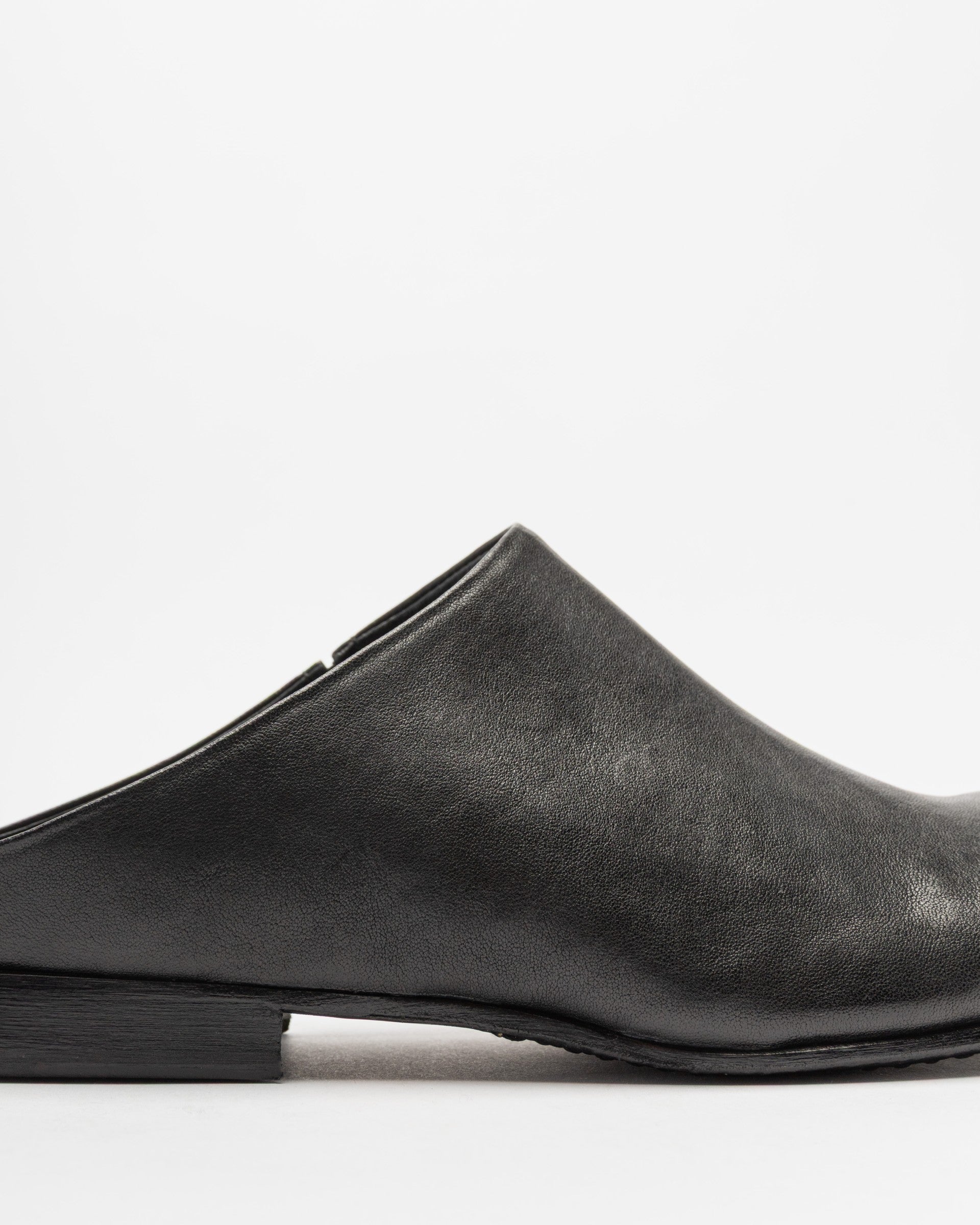 Ernesto Dorani 8UBYR01 Black Shoes