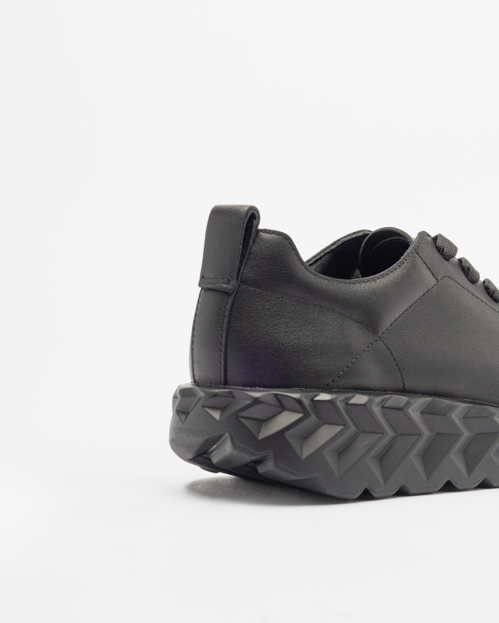 4ccccees JABARACOMET Black Sneakers