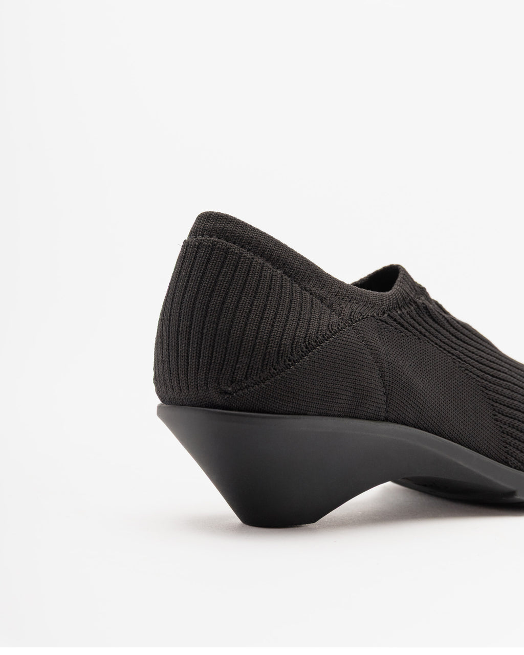 Sapatos Slip on Camper AnnabyIsseyMiyake Preto - 48-K201998-01