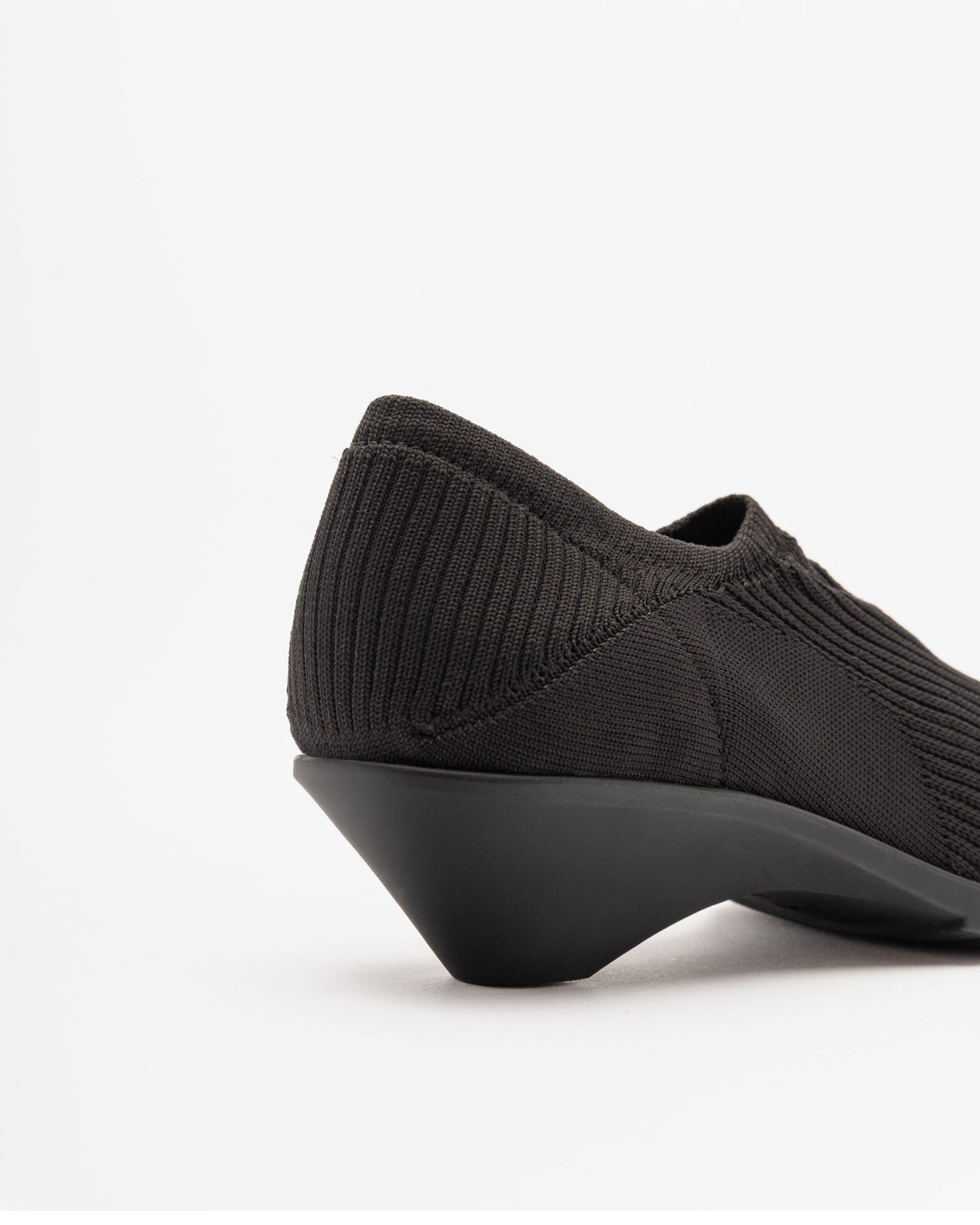 Sapatos Slip on Camper AnnabyIsseyMiyake Preto - 48-K201998-01