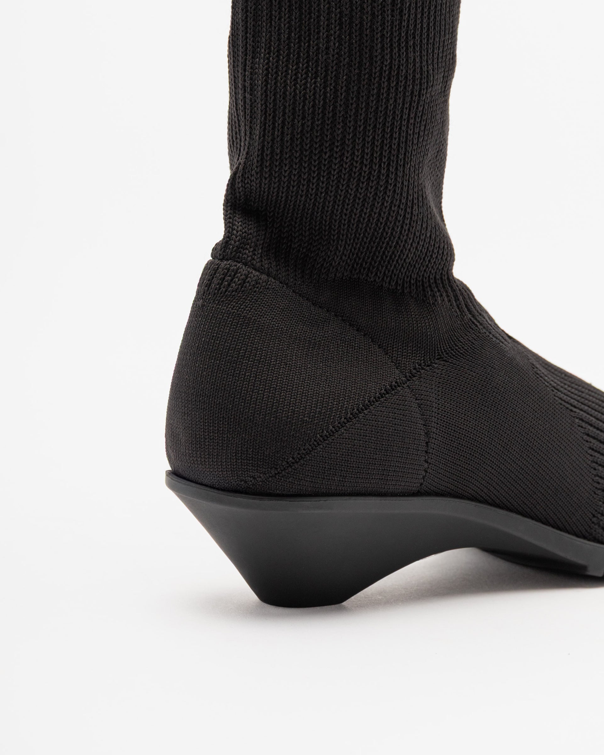 Botins Camper AnnaByIsseyMiyake Preto - 48-K400865-01