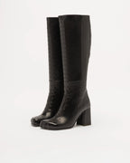 The Lab.yrinth A84 Black high-top boots