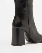 The Lab.yrinth A84 Black high-leg boots