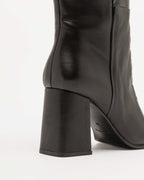 The Lab.yrinth A85 Mid-Calf Boots Black