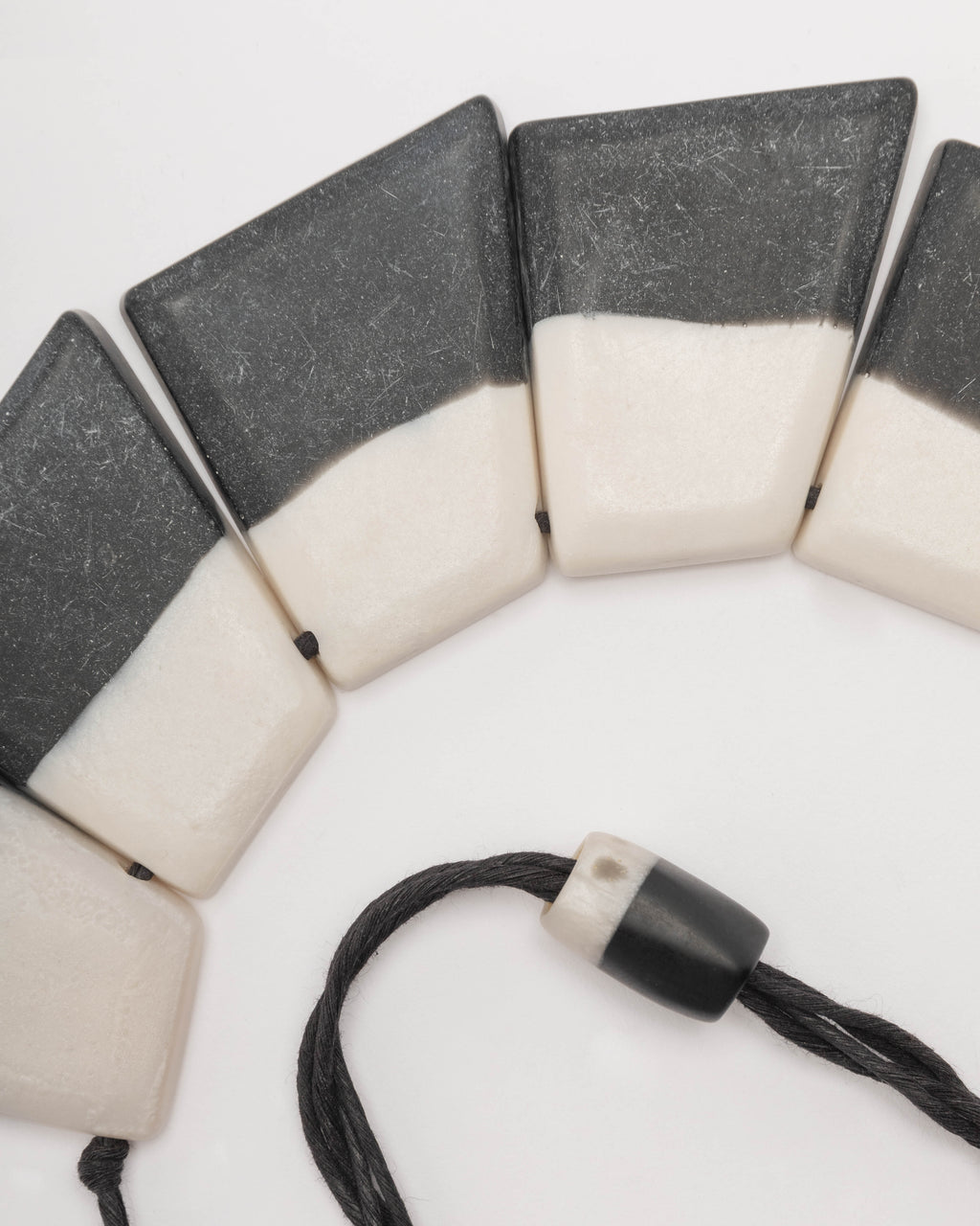 Colar Nu K2419003 Preto - 79-19003-01