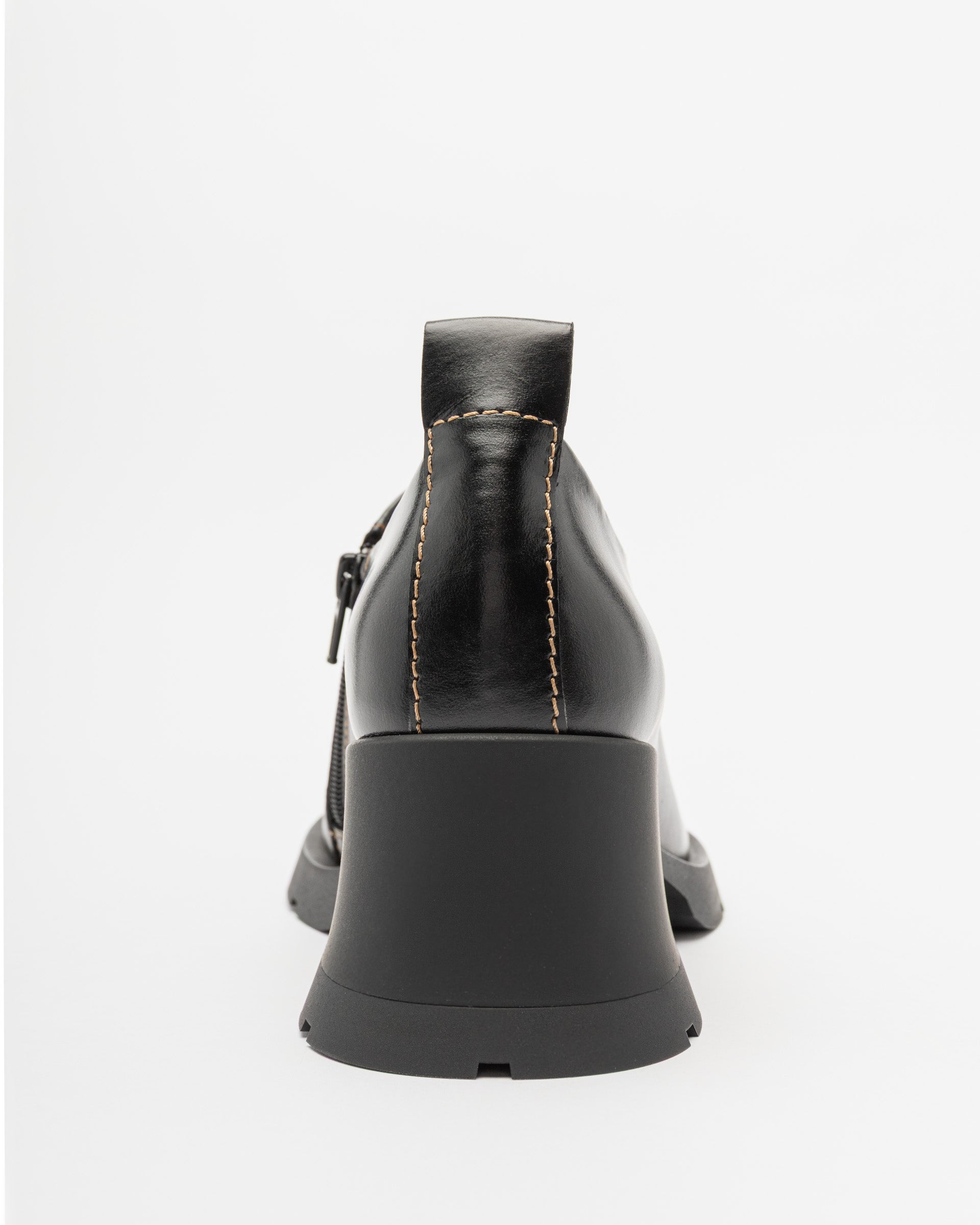 Sapatos E8 by Miista HENAR Preto - 80-HENAR-01