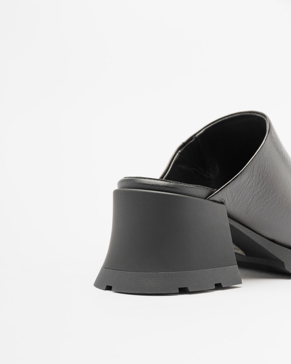 Socas E8 by Miista INI Preto - 80-INI-01