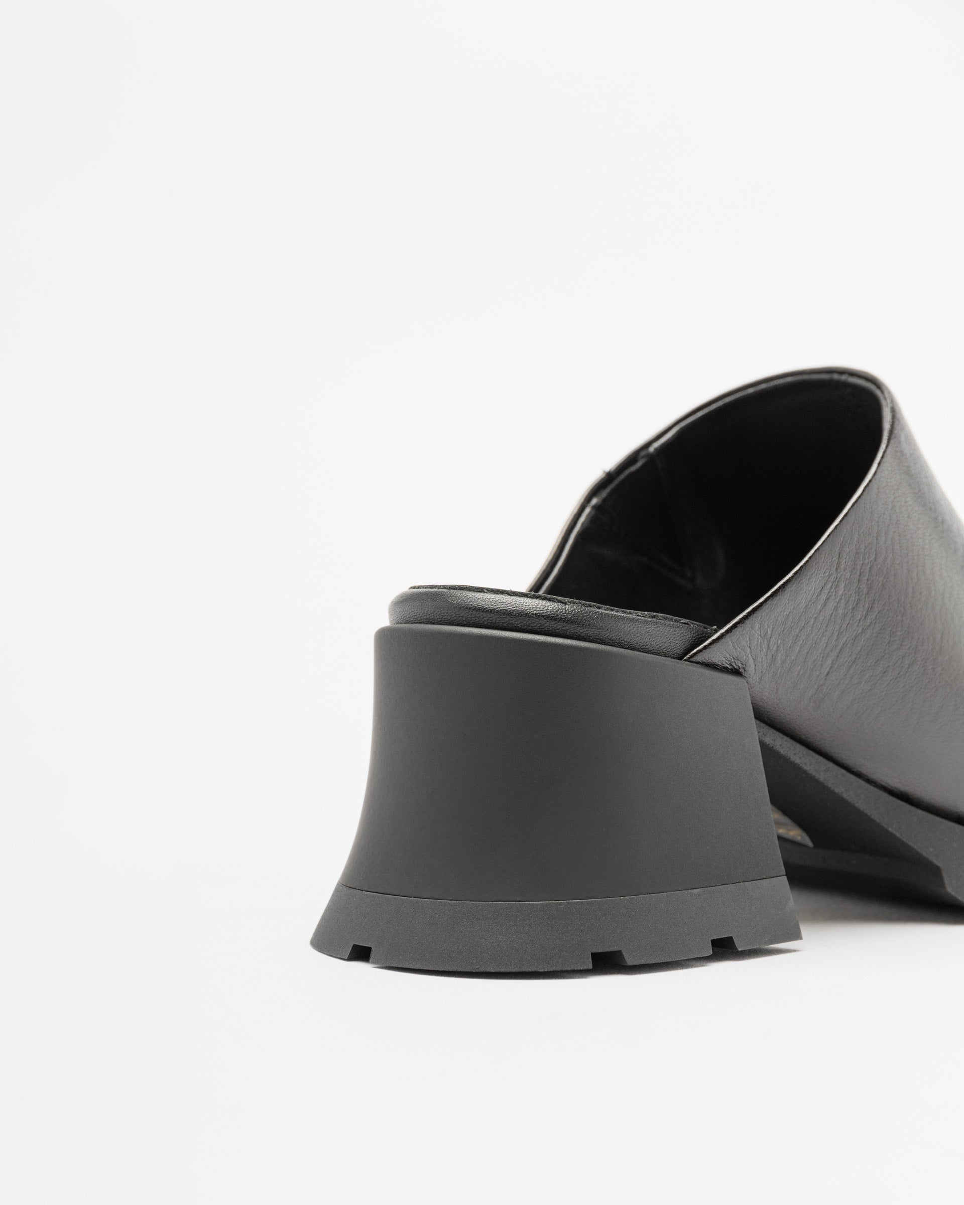 Socas E8 by Miista INI Preto - 80-INI-01