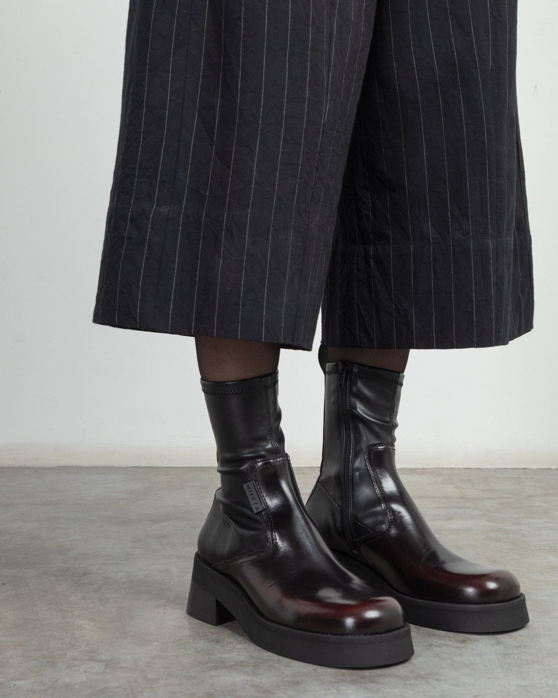 Botins E8 by Miista OLIANA Bordô - 80-OLIANA-06