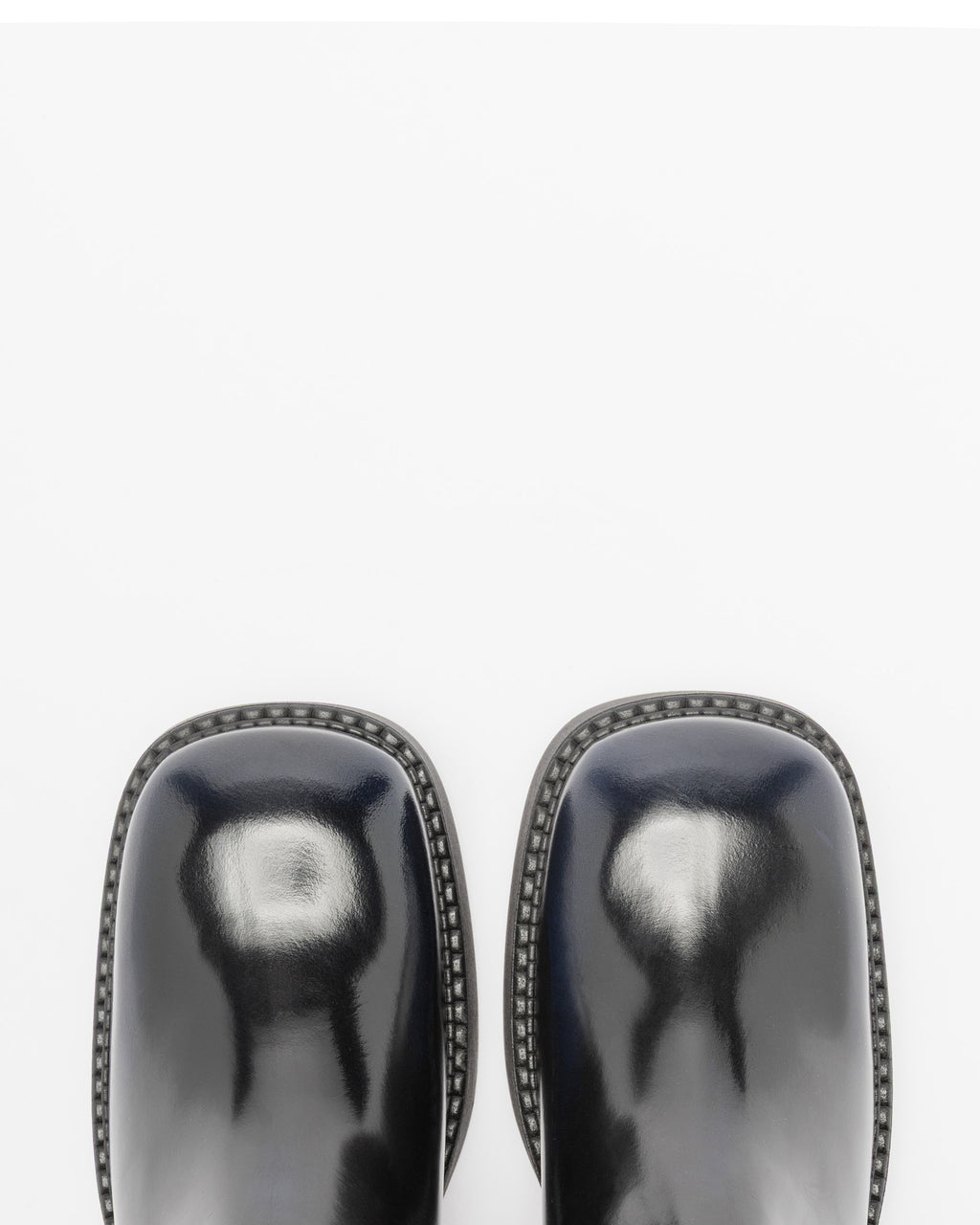 Botas chelsea E8 by Miista URSULA Preto - 80-URSULA-01