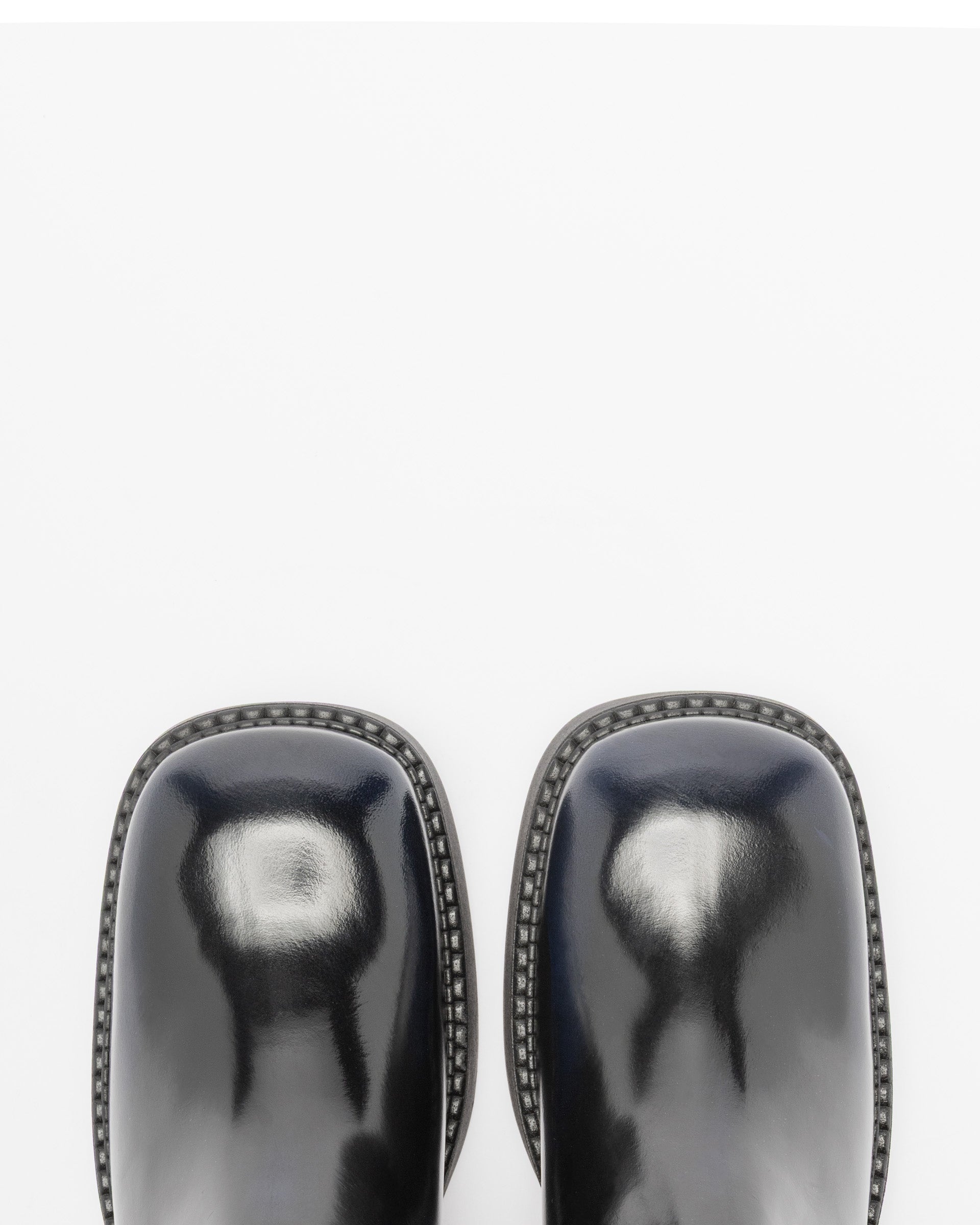 Botas chelsea E8 by Miista URSULA Preto - 80-URSULA-01