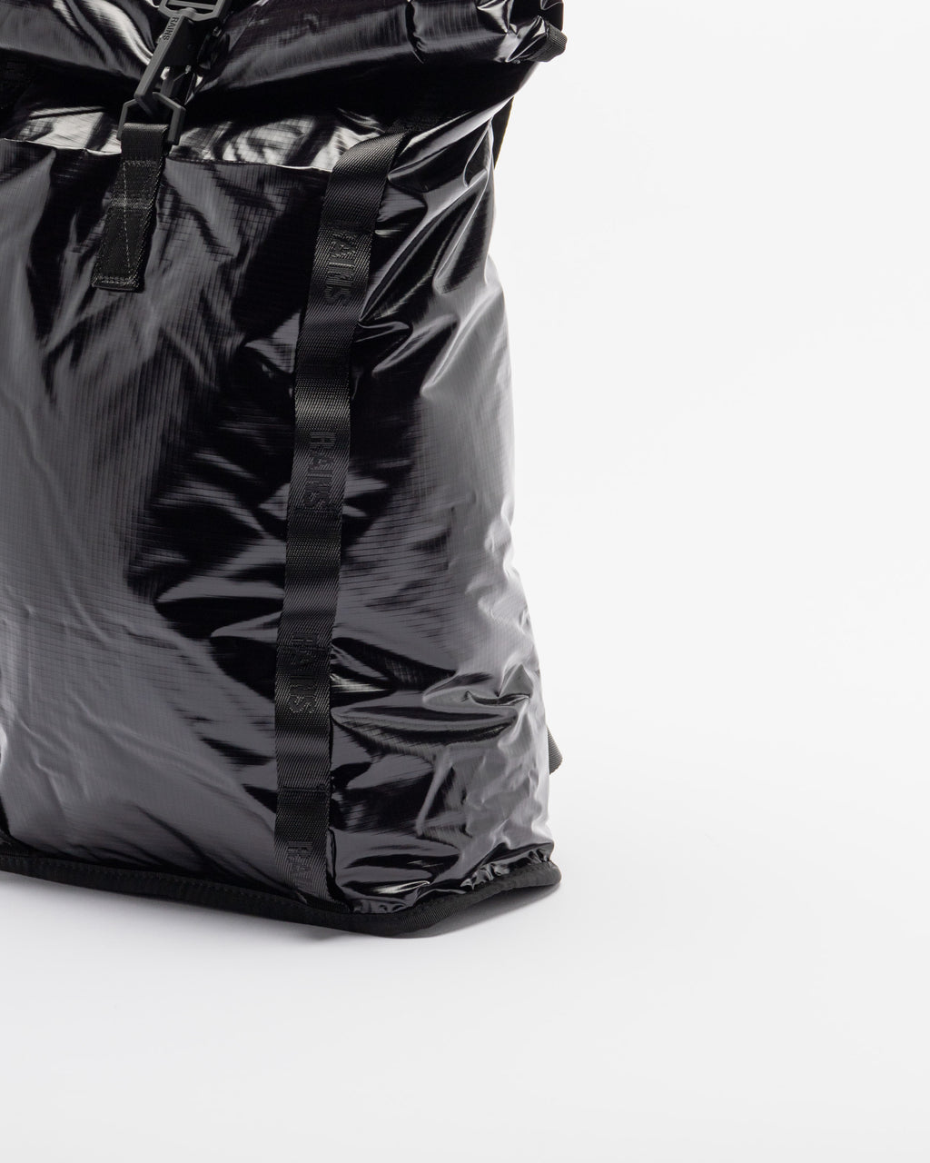 Mochila Rains SibuRolltopRucksackW2 Preto - 86-14770-01