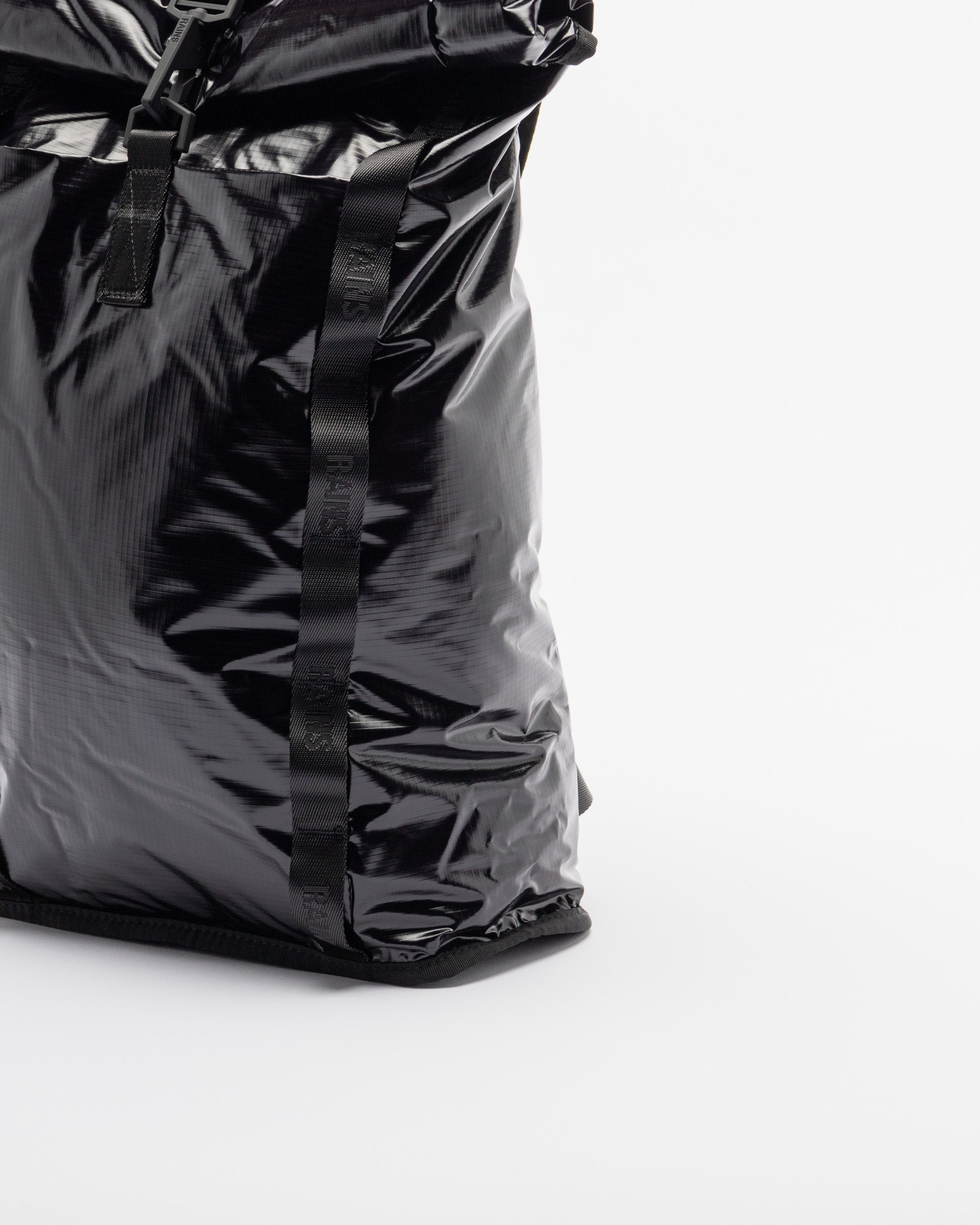 Mochila Rains SibuRolltopRucksackW2 Preto - 86-14770-01