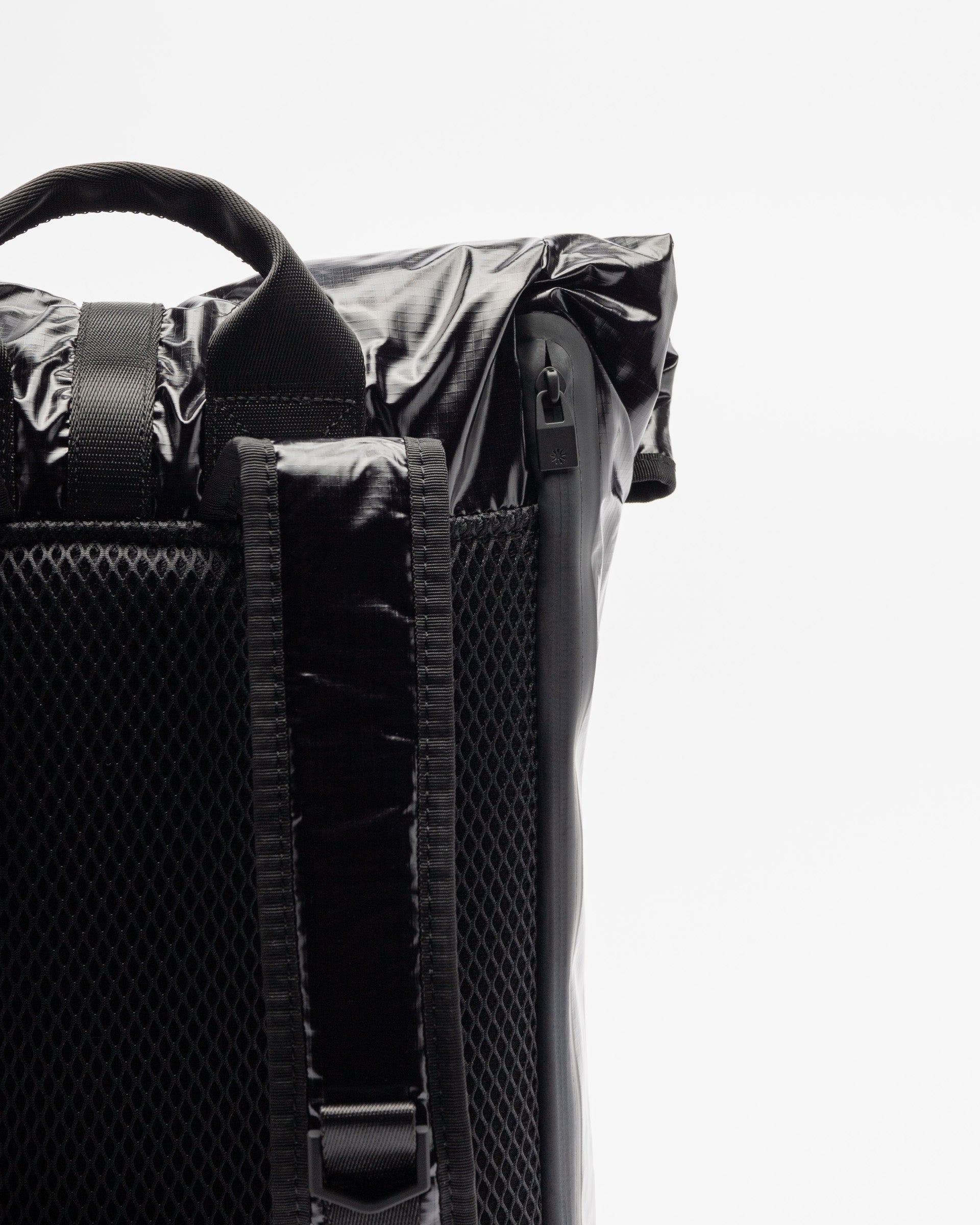 Mochila Rains SibuRolltopRucksackW2 Preto - 86-14770-01