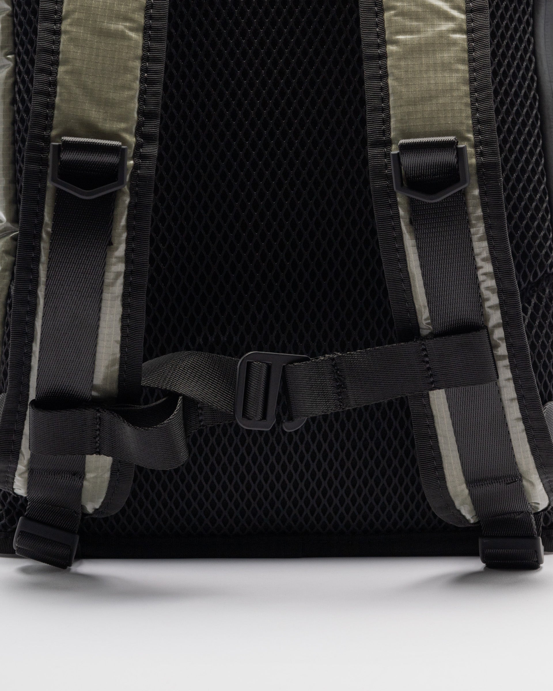 Mochila Rains SibuRolltopRucksackW2 Verde - 86-14770-10