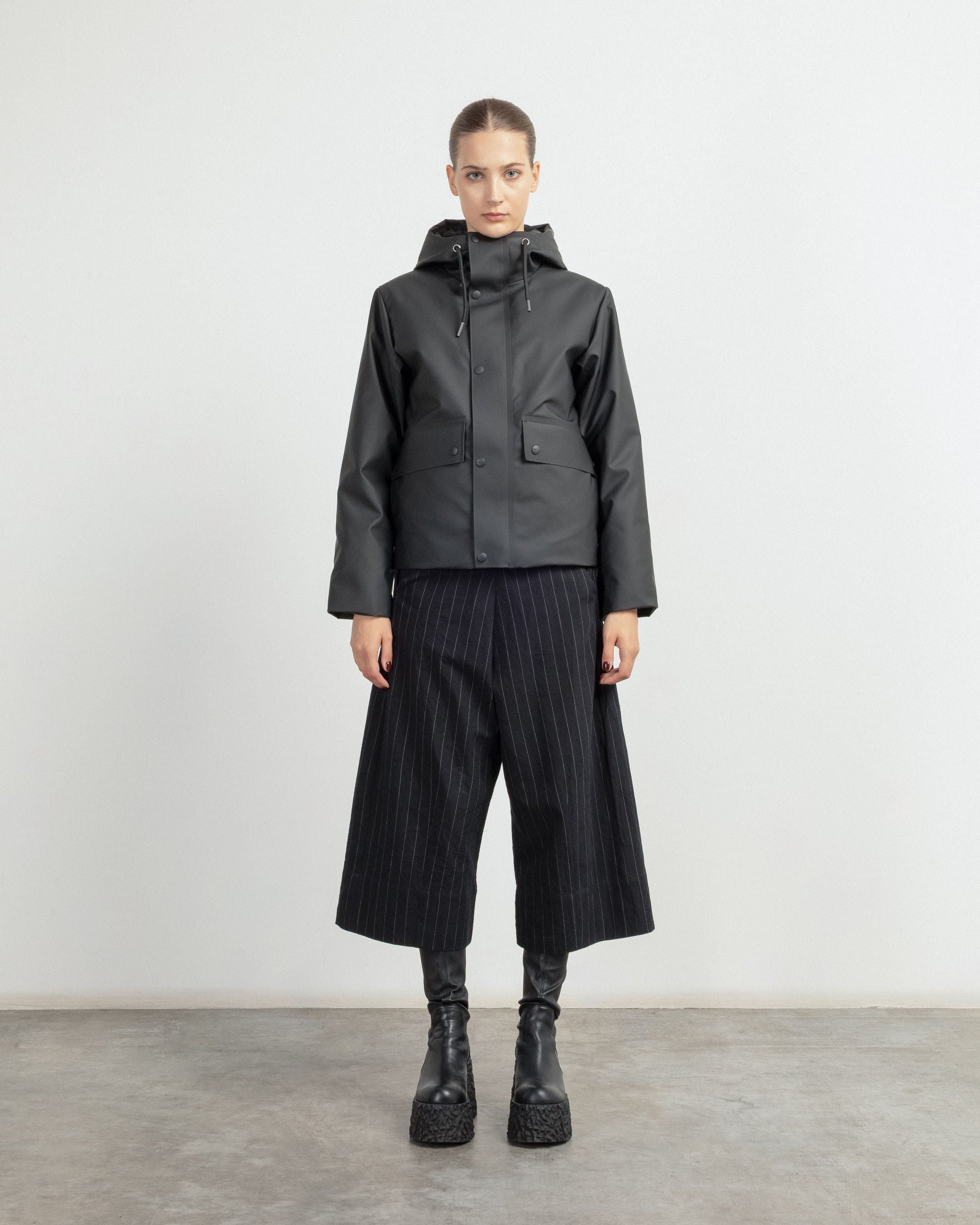 Blusão acolchoado Rains NomeShortWparka Preto - 86-21490-01